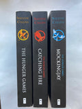 SUZANNE
COLLINS
THE HUNGER GAMES
Books 1 to 3